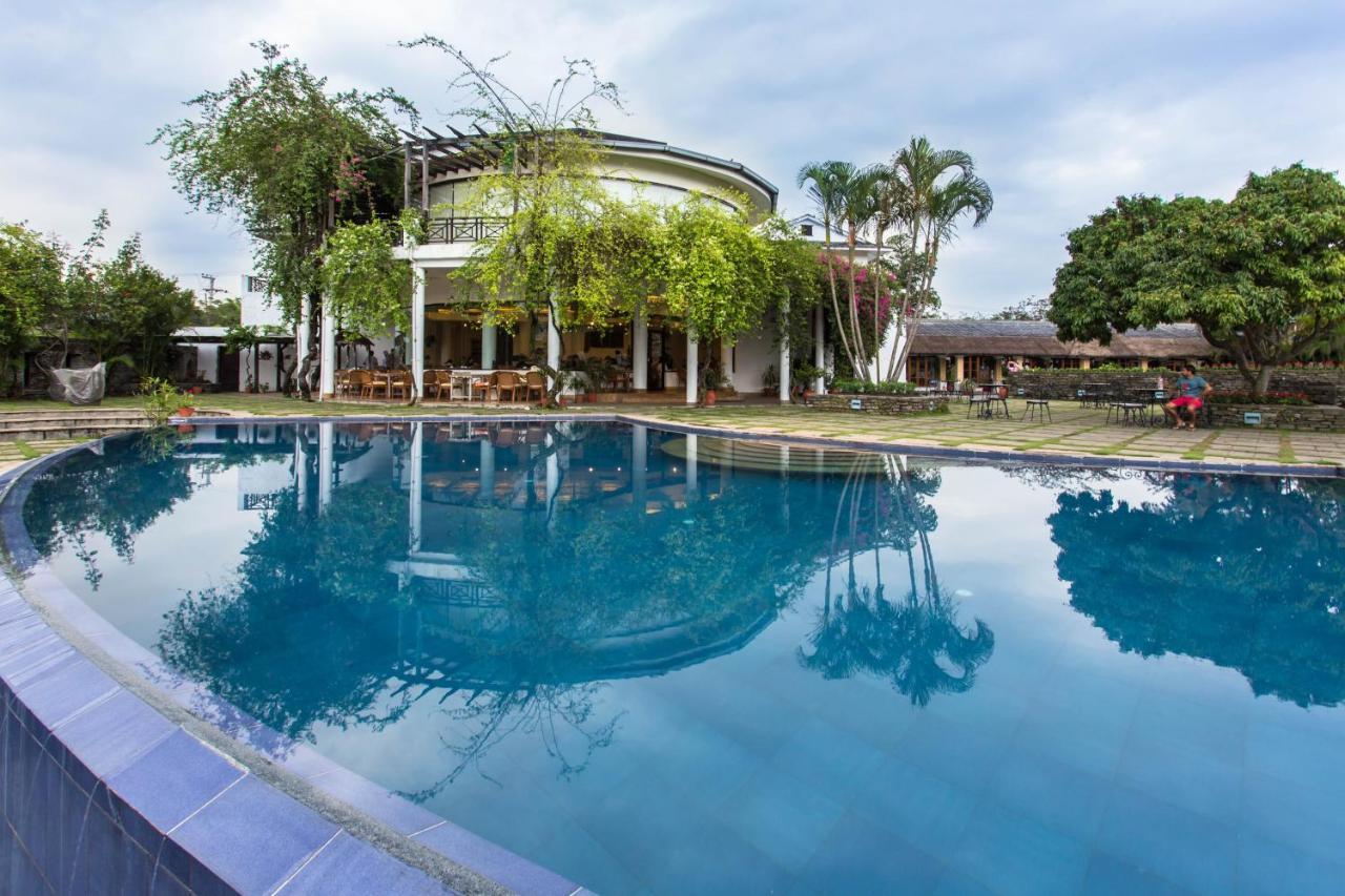 Shangri-La Village Resort, Покхара Экстерьер фото